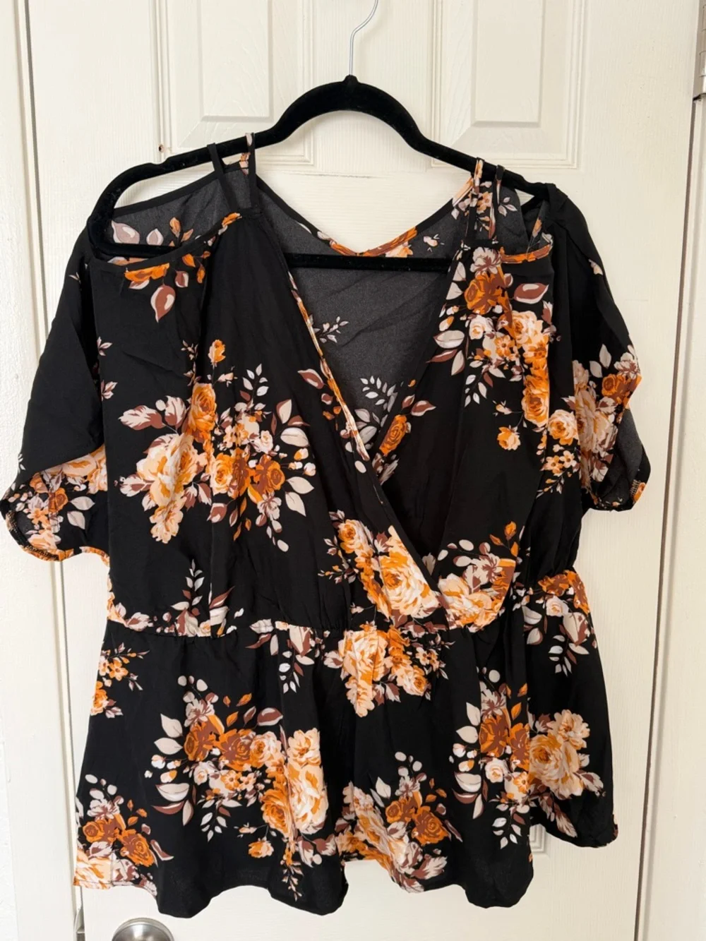 Floral Cold-Shoulder Peplum Top - Picture 2 of 12